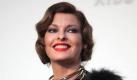 Supermodel Linda Evangelista (45) trennt sich von ihrem Verlobten, dem Milliardär Peter Morton (64). Die kanadische Schönheit habe sich während des Sommers immer wieder mit Morton gezofft, wollen Insider laut New York Post wissen. Vor allem über den Wohnort habe sich das Paar nicht einigen können. Peter fühlt sich in Malibu wohl und liebt Los Angeles, Linda verbringt ihre Zeit lieber in Kanada und bei ihren Freunden in New York, hieß es. Angeblich sei auch Mortons Familie nicht allzu begeistert gewesen, das Supermodel als neues Mitglied aufzunehmen. Sie waren erschrocken, als sie am vergangenen Thanksgiving mit einem riesigen Diamantring am Finger auftauchte. Aber die Hochzeit fand ja nie statt, hieß es. Evangelista war seit 2006 mit Morton zusammen. Damals war sie schwanger, Morton war jedoch nicht der Vater des Kindes. Ihr Sohn Augustin James kam im Oktober desselben Jahres zur Welt. Foto: dpa