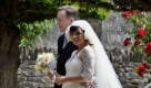 Pop-Sängerin Lily Allen hat ihren Freund Sam Cooper geheiratet. Es war eine privat gehaltene Zeremonie auf dem Land. Allen und der Maler aus London sind seit zwei Jahren ein Paar. Vor der St.-James-Kirche in Cranham in der Grafschaft Gloucestershire hatten sich viele Schaulustige versammelt. In der Kirche selbst waren weniger als 100 Gäste. Nach dem Gottesdienst war eine Party im nahe gelegenen Landhaus von Lily Allen geplant. Foto: dapd