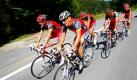 Lance Armstrong (Mitte rechts) trainiert mit seinen Teamkollegen während des Ruhetages der Tour de France im französischen Morzine-Avoriaz. Der Amerikaner büßte wertvolle Zeit ein, als er bei der gestrigen Etappe stürzte und rangiert jetzt nur noch auf Platz 39. Foto: ap
