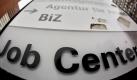 Hinweisschild auf ein Jobcenter in Köln. Foto: dpa