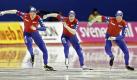 Die niederländischen Starter beim Weltcup im Eisschnelllauf im kanadischen Calgary: Sven Kramer, Stefan Groothuis, Carl Verheijen. Foto: ap