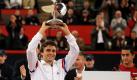 Der 26-jährige Franzose Gilles Simon hat im Finale des Traditionsturniers am Rothenbaum den Sandplatzspezialisten Nicolas Almagro bezwungen. Er siegte auf dem Centre Court mit 6:4, 4:6 und 6:4. Almagro war zwar der aggressivere Spieler, vergab aber allein im ersten Satz acht Breakchancen.  Foto: dpa