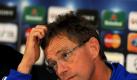 Ralf Rangnick muss Manchesters Überlegenheit anerkennen. Foto: dpa