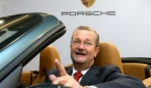 Jahrelang hatten ihn die Porsche-Eigentmer lieb. Verstndlich, denn Vorstandschef Wendelin Wiedeking bescherte ihnen satte Gewinne. Doch nach dem Finanzdebakel durch die VW-bernahme will ihn vor allem Ferdinand Pich am liebsten heute statt morgen ziehen lassen. Foto: dpa