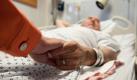 Krebs blieb auch 2009 die zweithäufigste Todesursache in Deutschland. An bösartigen Tumoren starben 216.128 Menschen. Das macht ein Viertel der Todesfälle insgesamt aus. Foto: iStockphoto