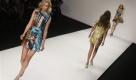 Models präsentieren neue Kreationen der Designer Basso  Brooke. Auf der Londoner Fashion Week wird gezeigt, was im Frühjahr und Sommer 2011 Trend ist. Foto: ap