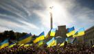 Ukrainische Flaggen wehen anlässlich des 19. Unabhängigkeitstages auf dem Unabhängigkeitsplatz (Majdan) in Kiew. Am 24. August 1991 erklärte die Ukraine ihre Unabhängigkeit von der Sowjetunion. Foto: dpa