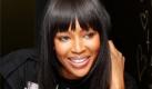 Naomi Campbell modelte nicht nur für Westwood - legendär ist ihr Lauftstegstolperer auf ultrahohen Schuhen der Desginerin. Um die Erdbebenopfer von Haiti zu unterstützen, beteiligte sie sich an Westwoods Kampagne Fashion for Relief und verkaufte T-Shirts. Foto: dapd