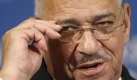 April 2008
Die Schlammschlacht beginnt: Obamas Image bekommt Kratzer, als bekannt wird, dass er lange Zeit der Gemeinde des umstrittenen Predigers Jeremiah Wright (Foto) angehrt hatte. Hillary Clinton stolpert ber ein Interview, in dem sie die Gefahr bei einem Besuch in Bosnien bertrieben darstellte.
 Foto: dpa