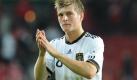 Toni Kroos: Kam zur Schlussphase für Schweinsteiger und nahm das Heft auch bei Freistößen in die Hand. Foto: dpa