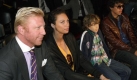 Wiederholung mit ergänzten Namen -Tennis-Legende Boris Becker und seine Frau Lilly, sowie Boris Beckers Kinder Noah Gabriel (r) und Elias Balthasar sind am Donnerstag (09.07.2009) Ehrengäste bei der Eröffnung des 250-Millionen-Euro-Projekts Nürburgring 2009. Drei Tage vor dem Großen Preis von Deutschland wurde das Projekt «Nürburgring 2009» eröffnet, mit dem sich die Traditionsstrecke zum ganzjährigen Freizeit- und Geschäftszentrum wandeln soll. Foto: dpa