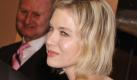 Die US-amerikanische Schauspielerin Renee Zellweger posiert am Samstag in Berlin auf dem Roten Teppich zur Preisverleihung der 60. Berlinale. Foto: ddp