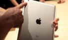Das neue iPad wird mit der Foto-Software iPhoto vom Mac ausgestattet. Die Batterielaufzeit des Tablets soll wie bisher bei zehn Stunden liegen. Foto: dpa