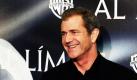 Obwohl die schlechte Presse über Hollywood-Schauspieler Mel Gibson (54) nicht abreißt, scheint das seiner Beliebtheit keinen Abbruch zu tun. Einer Umfrage zufolge lieben drei Viertel aller Amerikaner den Leinwand-Star aus Braveheart auch weiterhin. Ihre Meinung würden sie auch nicht durch die veröffentlichten Tonbandaufzeichnungen von den Streitereien mit seiner Ex-Freundin ändern, sagten sie in der Umfrage, die von der US-Fernsehsendung 60 Minutes und dem US-Magazin Vanity Fair veröffentlicht wurde.  Foto: dpa
