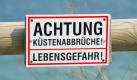Auf Deutschlands größter Insel Rügen kommt es immer wieder zu unkontrollierbaren Abbrüchen der Steilküste. Foto: Stefan Sauer/Archiv Foto: dpa