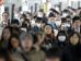 Menschenmassen in einer Metro-Station in Tokio (Foto)