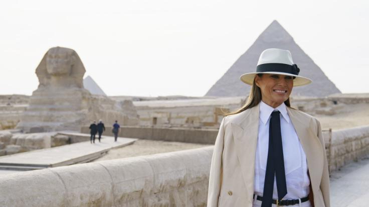 Melania Trump gab auf ihrer ersten Solo-Reise ein brisantes Interview.