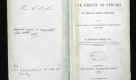 Am 24. November 1859 erschien Charles Darwins Werk Die Entstehung der Arten (The Origin of Species). Das Buch erregte Aufsehen, denn danach sollte der Mensch mit dem Affen verwandt sein. Foto: dpa