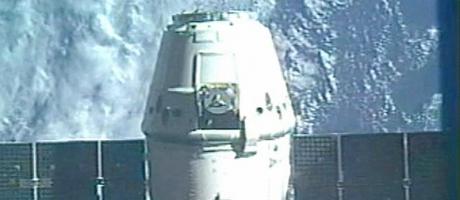 Privater Transporter «Drache» dockt von ISS ab (Foto)