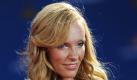 Zwölf Kilo musste Toni Collette für ihre Rolle der Rose in der Tragikomödie In den Schuhen meiner Schwester zulegen  und während des Drehs wieder abnehmen. Pfunde zählen ist die australische Schauspielerin gewohnt. Schon für ihre Durchbruchrolle in Muriels Hochzeit legte sie sich Pölsterchen in Form von insgesamt 20 Kilo zu. Auch derzeit ist Collette eher rund als Schlank: Sie erwartet ihr zweites Kind. Foto: dpa
