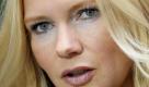 Berlin/ Schauspielerin Veronica Ferres gibt in Berlin nach der Praesentation des Buches 'Generation Wodka' ein Interview. Ferres wird Schirmherrin der Arche-Kinderstiftung. In dieser Funktion werde sich die Schauspielerin unter anderem dem Thema Bildung widmen, teilte die Stiftung am Dienstag (15.11.11) in Berlin mit. Ferres engagiert sich als Schirmherrin auch fuer die Intensivstation einer Kinderklinik in Jerusalem. (zu dapd-Text)
Foto: Georg Hilgemann/dapd Foto: dapd