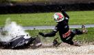 Nach einem Unfall bei seinen ersten Übungsrunden für den australischen Motorrad-Grand-Prix auf Phillip Island stürzt 125cc-Fahrer Jordan Zamora aus Down Under in den Kies. Verletzungen zog er sich dabei nicht zu. Das Rennen um den Großen Preis wird noch bis Sonntag ausgetragen.  Foto: dapd