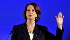 Die australische Labour-Premierministerin Julia Gillard  spricht bei einer Wahlkampf-Veranstaltung ihrer Partei in Brisbane, Australien. Laut einer am Montag veröffentlichten Umfrage des Meinungsforschungsinstituts Newspoll dürfte ihre Partei bei der Abstimmung am Samstag 52 Prozent der Stimmen erhalten. Foto: dpa
