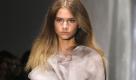 In fließende, glänze Stoffe in Seidenhaptik hüllte Roksanda Illincic ihre Modelle. Ein Trend, der für das kommende Jahr durchaus denkbar und wunderbar feminin ist. Farblich setzte die Modeschöpferin auf Pastelltöne. Foto: ap