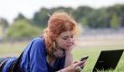 Kurznachrichten können ins Geld gehen: Apps, Flatrates oder auch der Versand übers Internet können Alternativen sein. (Bild: Marks/dpa/tmn) Foto: dpa