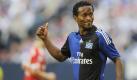 Noch ein Brasilianer weniger: Zé Roberto wird dem HSV am Samstag Lebewohl sagen. Mit 335 Einsätzen ist der 36-Jährige der ausländische Rekordspieler der Liga. Seit 1998 kickte er für Bayer Leverkusen, den FC Bayern und den Hamburger SV. Seine Zukunft ist noch offen, es scheint nicht unmöglich, dass Zé Roberto noch eine vierte Station in der Bundesliga dranhängt und ins 13. Jahr geht. Foto: dpa