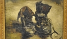 Das Bild Schuhe (1886) des niederlaendischen Malers Vincent van Gogh (1853-1890) hängt im Wallraf-Richartz Museum in Koeln. Van Goghs Gemälde hat einen intensiven philosophischen Diskurs entfacht. Die Leihgabe des Van Gogh Museums in Amsterdam ist ab morgen und bis zum 10. Januar 2010 im Rahmen des Ausstellungsprojektes Van Goghs Schuhe im Wallraf zu sehen. Foto: ddp