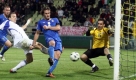 Italiens Alberto Gilardino (M) erzielte im letzten Qualispiel gegen Zypern in zwölf Minuten drei Tore zum 3:2-Sieg. Das WM-Ticket hatten die Azzuri als Gruppenerster schon einen Spieltag zuvor gelöst.  Foto: dpa