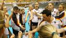 Die deutschen Volleyball-Frauen haben sich alle Chancen auf die Olympia-Qualifikation erhalten. In ihrer viertletzten Partie gewann die Mannschaft von Bundestrainer Giovanni Guidetti beim Weltcup in Japan souverän mit 3:0 (25:22, 25:17, 25:18) gegen Argentinien und kann das Ticket für London 2012 noch aus eigener Kraft lösen. «Wir haben aus acht Spielen sechs Siege geholt. Von dieser Ausgangslage haben wir geträumt», äußerte Guidetti. Eine noch bessere Ausgangsposition hatte das deutsche Team am Vortag verspielt, als es den Außenseiterinnen aus der Dominikanischen Republik überraschend mit 2:3 unterlag. Foto: dpa