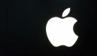 Unverkennbar: Der angebissene Apfel ist seit 1976 das offizielle Logo des Apple-Unternehmens. Das Design beinhaltet das Wortspiel to bite (beißen), was wiederum genauso ausgesprochen wird wie Byte, die Einheit für eine Datenmenge. Foto: dpa
