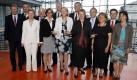 Das neue Kabinett: Harry Voigtsberger, Horst Becker, Angelica Schwall-Düren, Guntram Schneider, Ute Schäfer, Ralf Jäger, Hannelore Kraft, Johannes Remmel, Sylvia Löhrmann, Nobert Walter-Borjans, Svenja Schulze, Thomas Kutschaty und Barbara Steffens (von links). Foto: ap