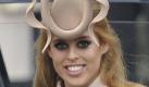 Princess Beatrice of York (R) arrive at Westminster Abbey for the wedding ceremony of Prince William and Kate Middleton in London, Britain, 29 April 2011. According to reports on 23 May 2011, Princess Beatrice's wedding hat has been sold for more than 130,000 US dollars (approximately 93,000 euros) in an auction on eBay ending on 22 May. Proceeds from the sale are to be donated to charity. Foto: dpa