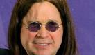 Altrocker Ozzy Osbourne (62) hat zusammen mit seiner Frau Sharon einen Yorkshire-Terrier-Welpen für 10 000 Dollar ersteigert. Die Einnahmen sollen einer Stiftung zugute kommen, die Familien mit autistischen Kindern und Parkinson-Kranken unterstützt. Danke, Mister Osbourne! Foto: dpa