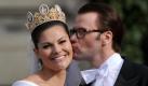 Wohl die Traumhochzeit des Jahres 2010: Die schwedische Kronprinzessin Victoria und ihr ehemaliger Fitnesstrainer Daniel Westling gaben sich am 19.Juni das Jawort . Hand in Hand versprachen sie sich ewige Treue, beiden hatten Tränen in den Augen. Voller Überschwang bedankte Victoria sich später auf dem Schlossbalkon bei ihren Landsleuten:Ich danke dem schwedischen Volk. Denn ihr habt mir meinen Prinzen gegeben. Foto: dpa