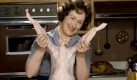 Was Julia Child in ihrer Fernsehküche demonstriert ...
 Foto: Sony Pictures
