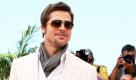 Schauspieler Brad Pitt scheint zu Wochenbeginn ein wenig die Orientierung verloren zu haben. Wie die Daily Mail im Internet meldet, wollte der 46-Jährige nach einer Motorradtour durch Budapest, wo seine Lebensgefährtin Angelina Jolie (35) derzeit einen Film dreht, wieder nach Hause. Als er an der Tür des vorrübergehend angemieteten Domizils in der ungarischen Hauptstadt anklopfte, machte ihm aber niemand auf. Er hatte sich offenbar in der Tür geirrt. Zu seinem Glück beobachtete ein Fotoreporter die Szene - und zeigte dem verdutzten Pitt, wo er wirklich hingehörte. Foto: dpa