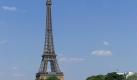Eifelturm in Paris: Nach der Bombendrohung wurde das Gelände weiträumig abgesperrt (Archivbild). Foto: dpa