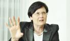 ARCHIV: Thueringens Ministerpraesidentin Christine Lieberknecht (CDU) gestikuliert in Dresden in einem Kanzleiraum der Frauenkirche waehrend eines Interviews (Foto vom 02.03.11). Lieberknecht lehnt Steuererhoehungen und Steuersenkungen gleichermassen ab. 'Fuer Debatten um Steuererhoehungen sehe ich gar keine Grundlage', sagte Lieberknecht der in Halle erscheinenden 'Mitteldeutschen Zeitung' fuer Montag (01.08.11) laut Vorabbericht mit Blick auf den Vorstoss des CDU-Haushaltspolitikers Norbert Barthle. (zu dapd-Text) Foto: Matthias Rietschel/dapd Foto: dapd