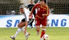 German soccer player Lena Goeßling (L) fights for the ball with Chinese player Liu Jia during the match of the Algarve-Cup 2009, Germany vs China, for Group A, held at Estadio Minicipal de Albufeira, in Algarve, 06 March 2009. EPA/LUIS FORRA +++(c) dpa - Bildfunk+++  Foto: dpa