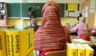 Ein Kind mit Kopftuch sitzt im Unterricht in einer Grundschule in Lichtenfels (gestelltes Bild). Foto: dpa