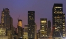 Am 11. September 2009 jährt sich der Anschlag auf das World Trade Center zum achten Mal - die Baustelle erstrahlt in der Nacht. Foto: ap