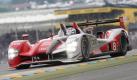 Audi hat die erste Le-Mans-Runde gegen Peugeot für sich entschieden. In einem spannenden Qualifying für den berühmten 24-Stunden-Marathon an der Sarthe setzten sich die Audi-Werksfahrer Marcel Fässler (Schweiz), Andre Lotterer (Duisburg) und Lokalmatador Benoit Treluyer (Frankreich) am Donnerstag kurz vor Mitternacht mit nur 61 Tausendstelsekunden Vorsprung gegen die Titelverteidiger Timo Bernhard (Dittweiler), Romain Dumas (Frankreich) und Mike Rockenfeller (Neuwied) durch. Foto: dpa