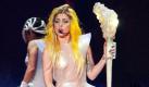 Popstar Lady Gaga ist zurzeit auf US-Tour und hat angekündigt, währenddessen tief ins Glas zu schauen. Diese Rechnung hatte die exzentrische 25-Jährige allerdings ohne ihre Mutter gemacht. Die will ihre Tochter nun im Tourbus begleiten, um Trinkgelage zu verhindern. Ein Insider sagte: Sie mag ein großer Popstar sein, aber die Beziehung zu ihren Eltern ist sehr traditionell.  Foto: dpa