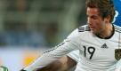 Mario Götze: Viele hatte ihn schon in der Startelf erwartet. Die geniale Wendung des Spiels schaffte der 18-Jährige nach seiner Einwechslung nicht mehr, hatte aber durchaus einige gute Einzelaktionen, die Lust auf mehr machen. Foto: dpa