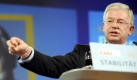 Roland Koch (CDU) regiert seit zehn Jahren in Hessen. Im Wahlkampf 2007/2008 fischte er mit seinen populistischen Parolen gegen kriminelle Ausländer Stimmen am rechten Rand. Für die Bild-Zeitung der erste Politiker, der Klartext redet. Foto: ddp