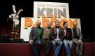 Das muss ja gut werden, denn sie sind die Macher des Musicals Kein Pardon: Thomas Zaufke (Musik, v.l.), Thomas Hermanns (Buch und Liedtexte), Hape Kerkeling (Originalbuch), Alex Balga (Regie) und Achim Hagemann (Musik). Foto: dapd